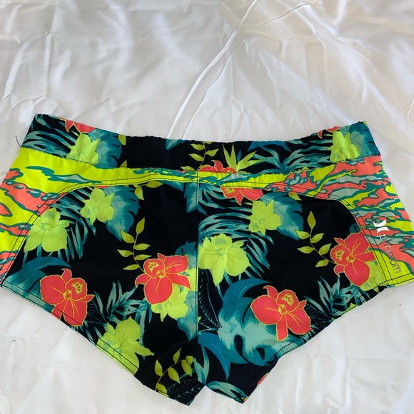 Hurley shorts - Picture 2 of 2